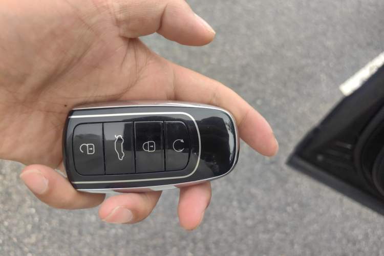 Used Chery Tiggo 9 2023 2.0T Dual-Clutch Two-Wheel Drive Luxury Edition 5 Seats Vehicle Key