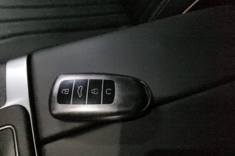 Used Chery Tiggo 9 2023 2.0T Dual-Clutch Two-Wheel Drive Luxury Edition 7 Seats Vehicle Key