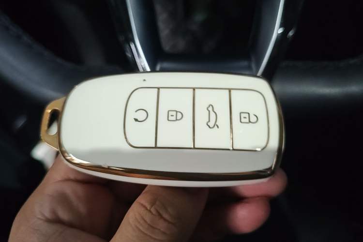 Used Chery Tiggo 9 2023 2.0T Dual-Clutch Two-Wheel Drive Prestige Version 5 Seats Vehicle Key