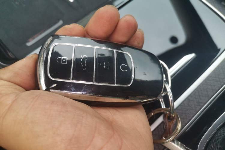 Used Chery Tiggo 9 2023 2.0T Dual-Clutch Two-Wheel Drive Luxury Edition 5 Seats Vehicle Key