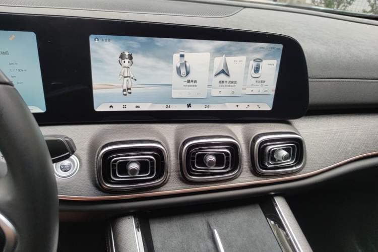Used Chery Tiggo 9 2023 2.0T Dual-Clutch Two-Wheel Drive Luxury Edition 5 Seats Audio And AC Panel