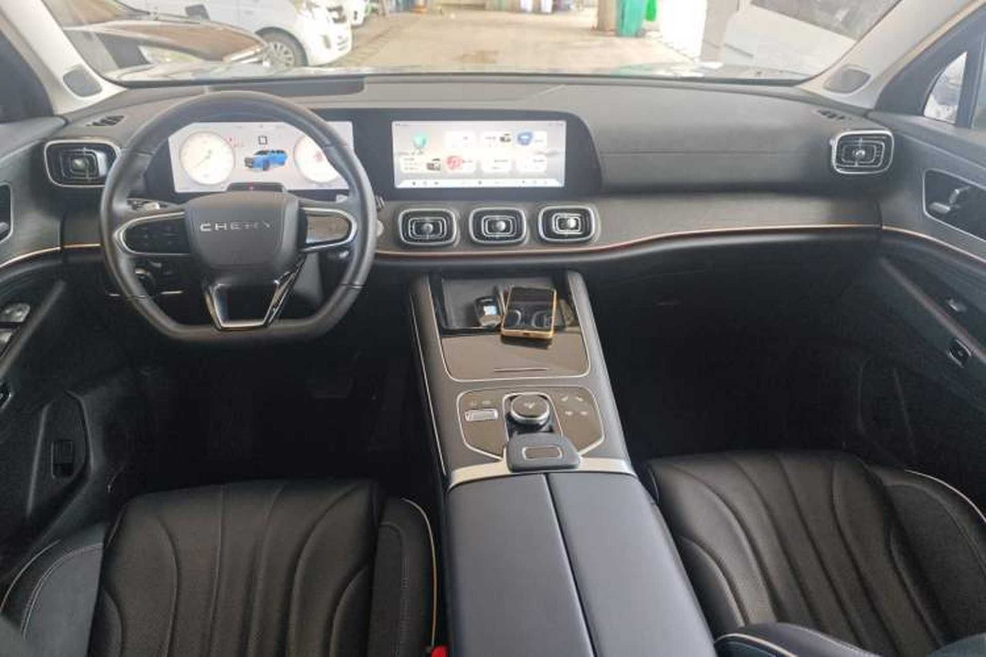Used Chery Tiggo 9 2023 2.0T Dual-Clutch Two-Wheel Drive Prestige Version 5 Seats Center Console