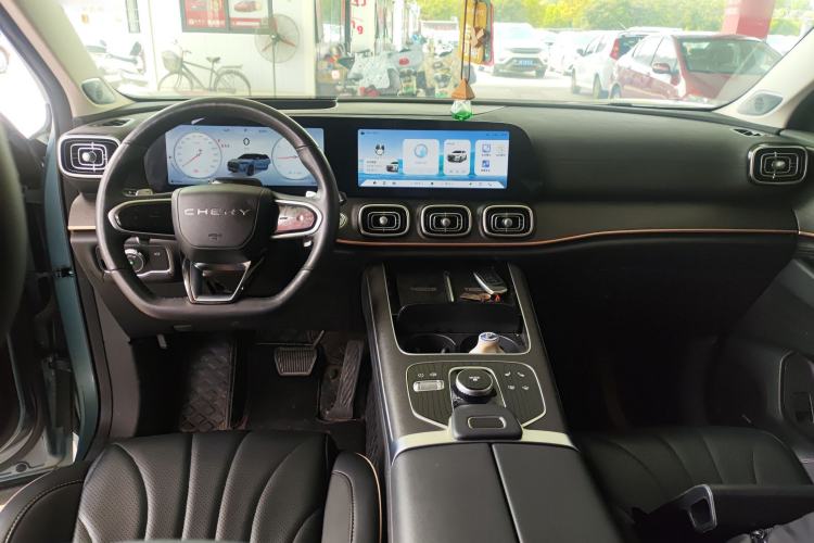 Used Chery Tiggo 9 2023 2.0T Dual-Clutch Two-Wheel Drive Prestige Version 5 Seats Center Console