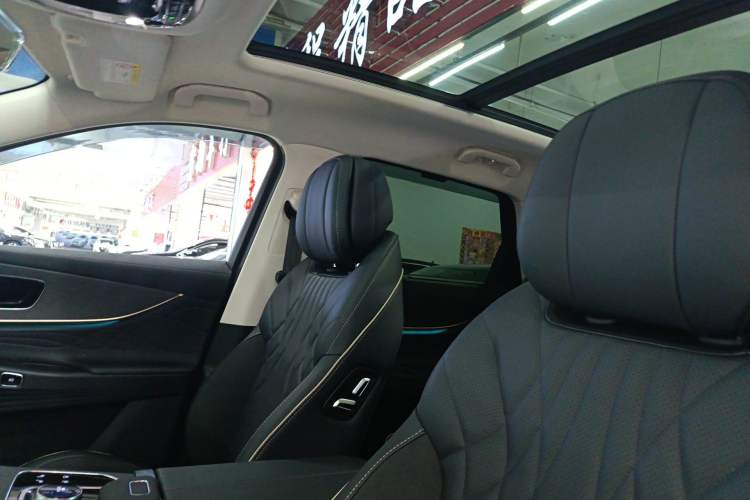 Used Chery Tiggo 9 2023 2.0T Dual-Clutch Two-Wheel Drive Prestige Version 5 Seats Headliner