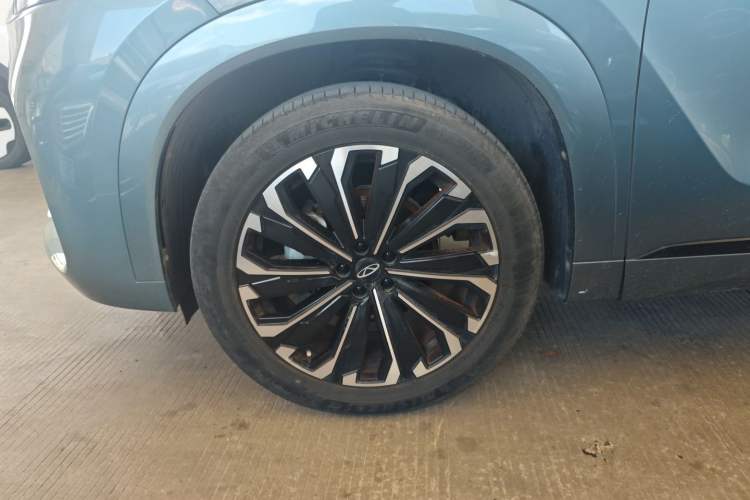 Used Chery Tiggo 9 2023 2.0T Dual-Clutch Two-Wheel Drive Prestige Version 5 Seats Left Front Wheel Hub