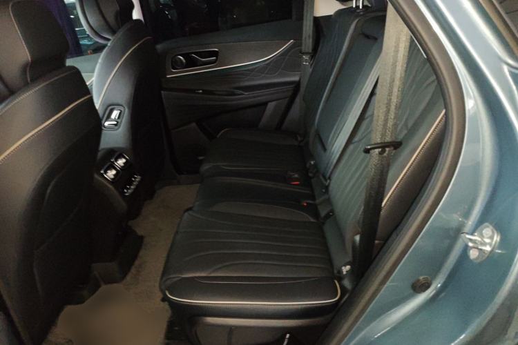 Used Chery Tiggo 9 2023 2.0T Dual-Clutch Two-Wheel Drive Luxury Edition 7 Seats Left Rear Seat