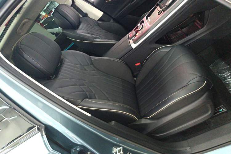 Used Chery Tiggo 9 2023 2.0T Dual-Clutch Two-Wheel Drive Prestige Version 5 Seats Right Front Seat