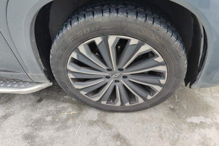 Used Chery Tiggo 9 2023 2.0T Automatic Two-Wheel Drive Prestige Edition 5 Seats Right Front Wheel Hub