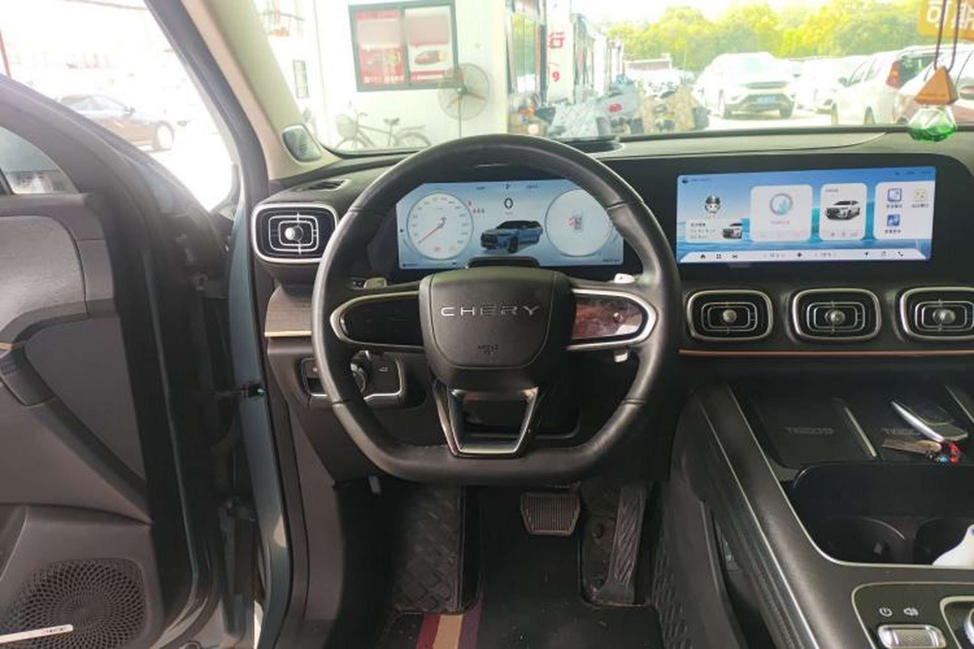 Used Chery Tiggo 9 2023 2.0T Dual-Clutch Two-Wheel Drive Prestige Version 5 Seats Steering Wheel