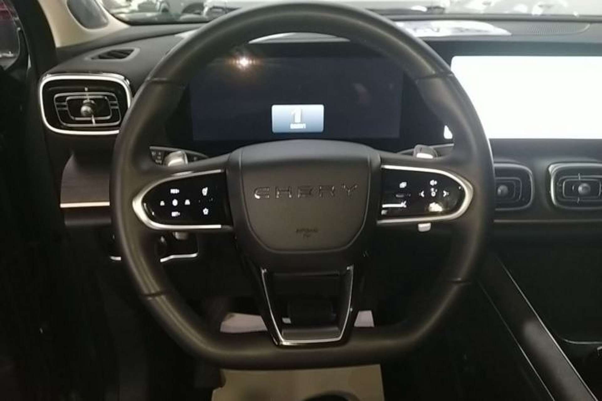 Used Chery Tiggo 9 2023 2.0T Dual-Clutch Two-Wheel Drive Leading Edition 5 Seats Steering Wheel