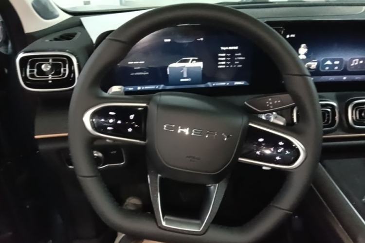 Used Chery Tiggo 9 2023 2.0T Dual-Clutch Two-Wheel Drive Luxury Edition 5 Seats Steering Wheel