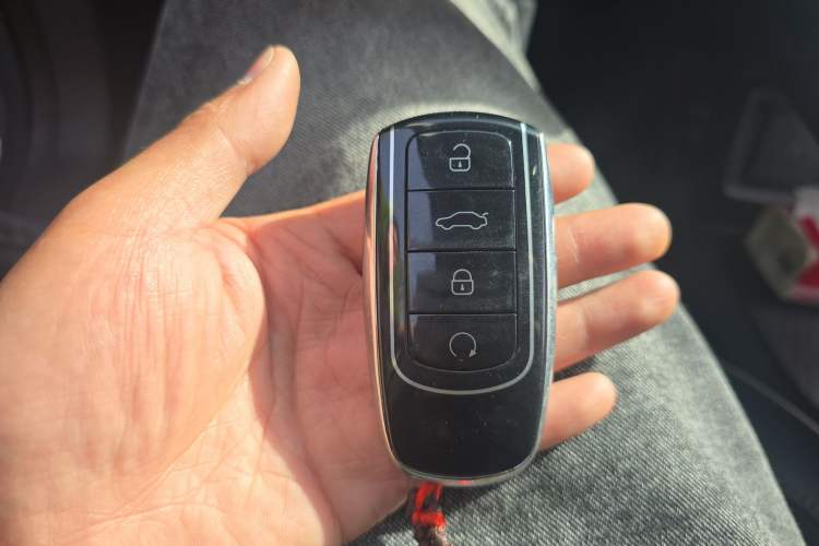 Used Chery Tiggo 9 2023 2.0T Dual-Clutch Two-Wheel Drive Prestige Version 5 Seats Vehicle Key