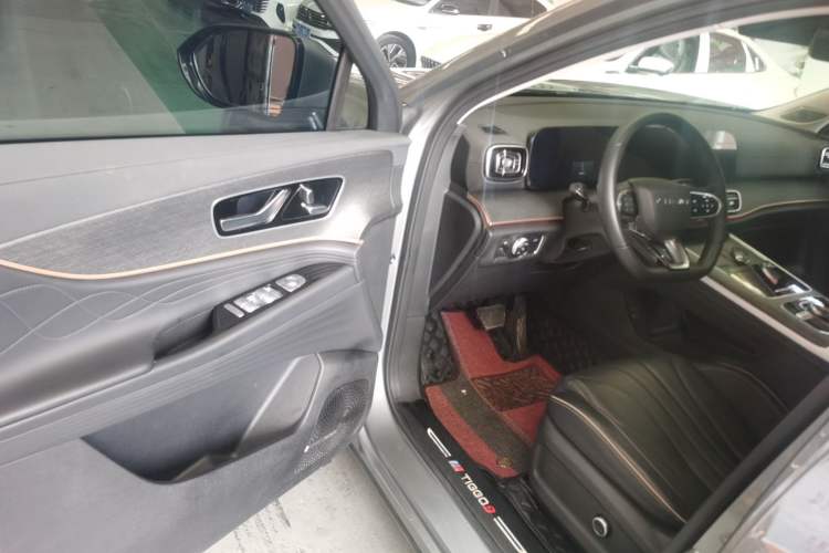 Used Chery Tiggo 9 2023 2.0T Dual-Clutch Two-Wheel Drive Luxury Edition 5 Seats Driver Seat