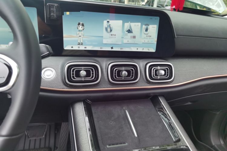 Used Chery Tiggo 9 2023 2.0T Dual-Clutch Two-Wheel Drive Luxury Edition 5 Seats Audio And AC Panel
