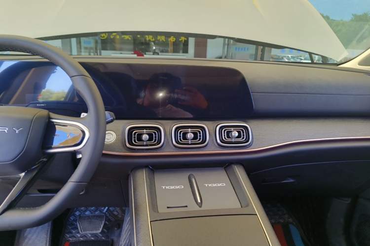 Used Chery Tiggo 9 2023 2.0T Dual-Clutch Two-Wheel Drive Luxury Edition 5 Seats Audio And AC Panel