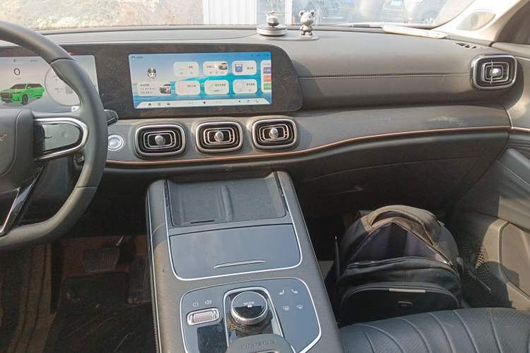 Used Chery Tiggo 9 2023 2.0T Dual-Clutch Two-Wheel Drive Luxury Edition 5 Seats Audio And AC Panel
