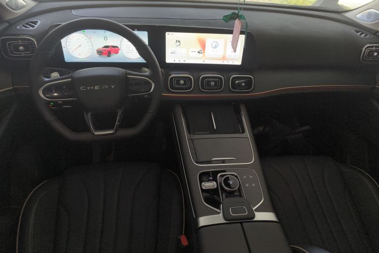Used Chery Tiggo 9 2023 2.0T Dual-Clutch Two-Wheel Drive Luxury Edition 7 Seats Center Console