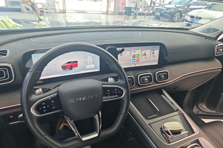 Used Chery Tiggo 9 2023 2.0T Dual-Clutch Two-Wheel Drive Luxury Edition 5 Seats Center Console