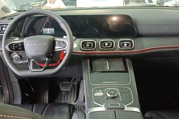 Used Chery Tiggo 9 2023 2.0T Dual-Clutch Two-Wheel Drive Luxury Edition 5 Seats Center Console