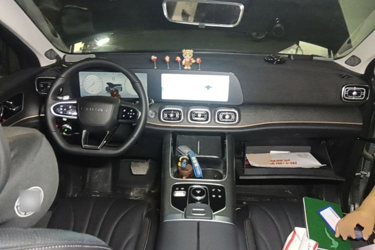 Used Chery Tiggo 9 2023 2.0T Dual-Clutch Two-Wheel Drive Luxury Edition 7 Seats Center Console