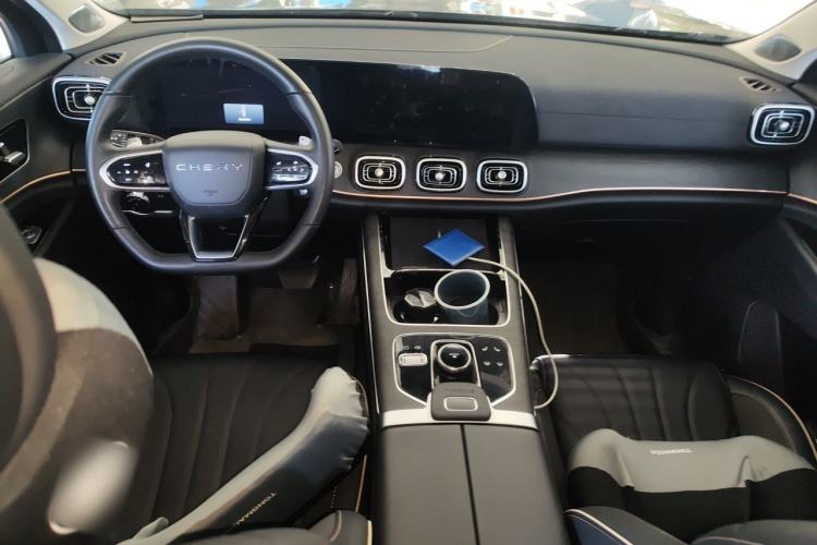 Used Chery Tiggo 9 2023 2.0T Dual-Clutch Two-Wheel Drive Luxury Edition 5 Seats Center Console