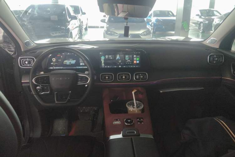 Used Chery Tiggo 9 2023 2.0T Dual-Clutch Two-Wheel Drive Luxury Edition 5 Seats Center Console