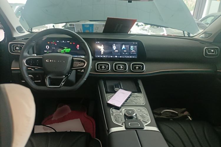 Used Chery Tiggo 9 2023 2.0T Dual-Clutch Two-Wheel Drive Luxury Edition 5 Seats Center Console