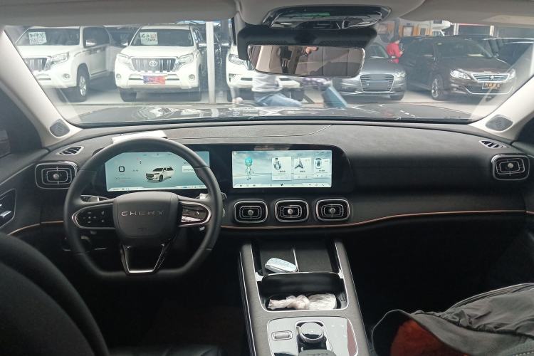 Used Chery Tiggo 9 2023 2.0T Automatic Two-Wheel Drive Luxury Edition 5 Seats Center Console