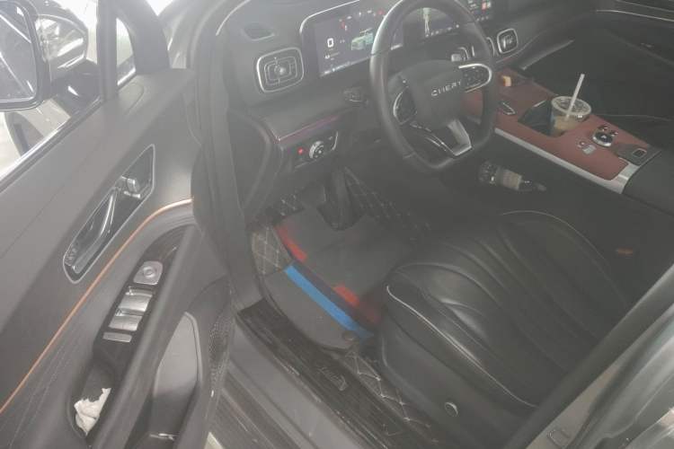 Used Chery Tiggo 9 2023 2.0T Dual-Clutch Two-Wheel Drive Luxury Edition 5 Seats Driver Seat