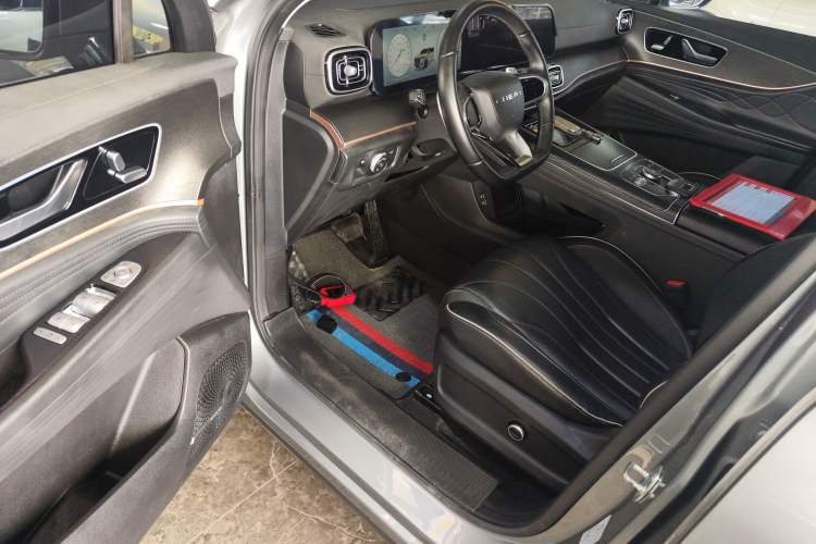 Used Chery Tiggo 9 2023 2.0T Dual-Clutch Two-Wheel Drive Luxury Edition 5 Seats Driver Seat