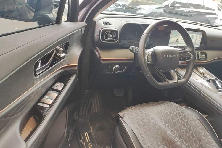 Used Chery Tiggo 9 2023 2.0T Dual-Clutch Two-Wheel Drive Luxury Edition 5 Seats Driver Seat