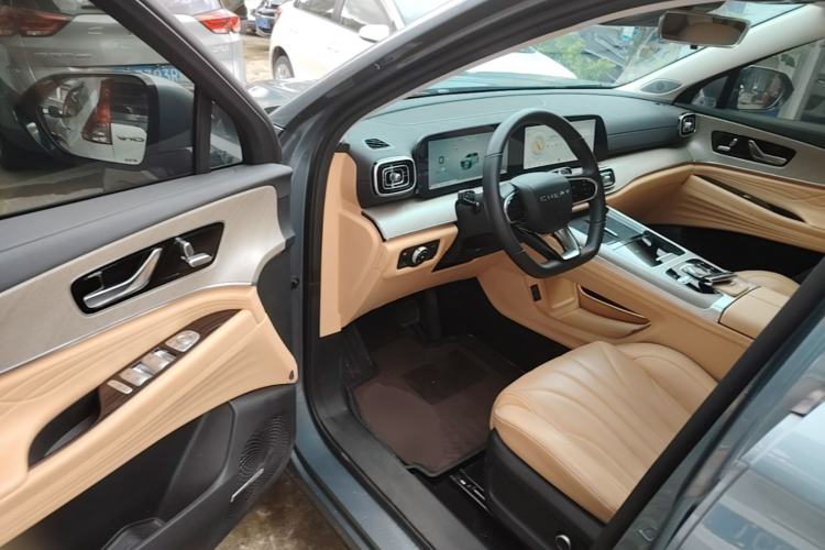 Used Chery Tiggo 9 2023 2.0T Dual-Clutch Two-Wheel Drive Luxury Edition 5 Seats Driver Seat