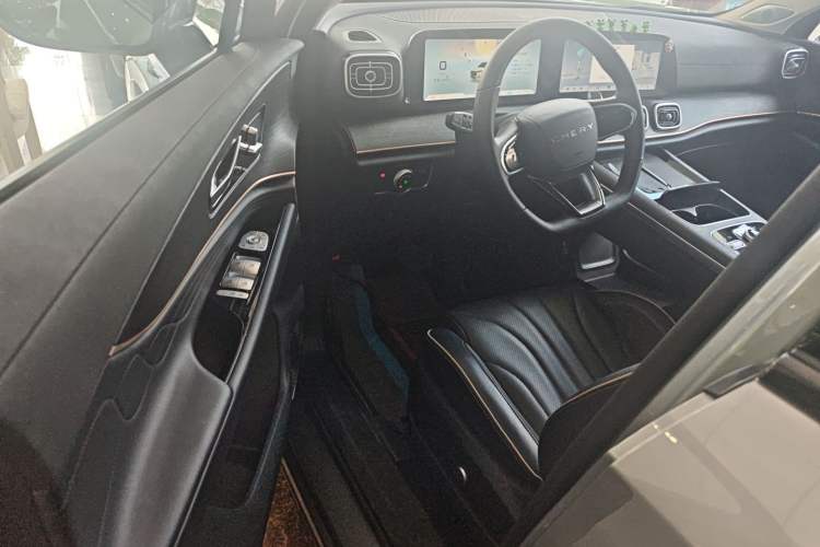 Used Chery Tiggo 9 2023 2.0T Dual-Clutch Two-Wheel Drive Luxury Edition 5 Seats Driver Seat