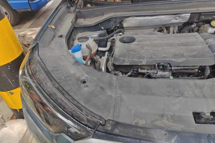 Used Chery Tiggo 9 2023 2.0T Dual-Clutch Two-Wheel Drive Leading Edition 5 Seats Engine Bay Right