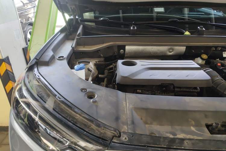 Used Chery Tiggo 9 2023 2.0T Dual-Clutch Two-Wheel Drive Luxury Edition 5 Seats Engine Bay Right