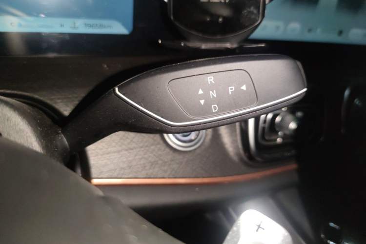 Used Chery Tiggo 9 2023 2.0T Dual-Clutch Two-Wheel Drive Leading Edition 5 Seats Gear Lever