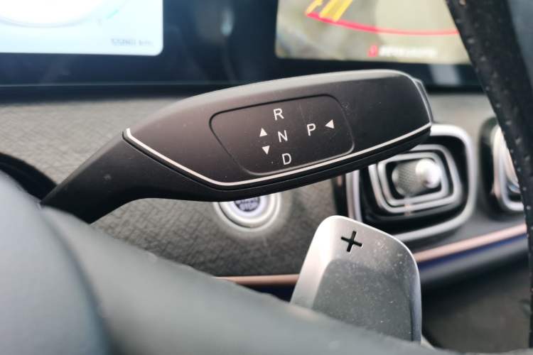 Used Chery Tiggo 9 2023 2.0T Dual-Clutch Two-Wheel Drive Luxury Edition 5 Seats Gear Lever