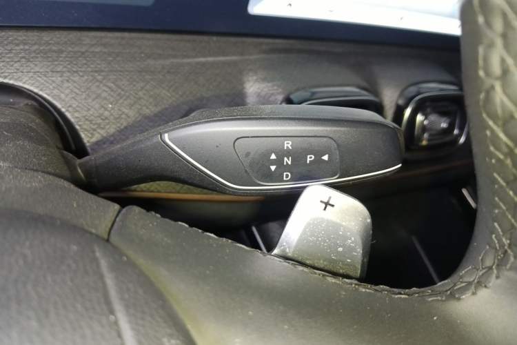 Used Chery Tiggo 9 2023 2.0T Dual-Clutch Two-Wheel Drive Luxury Edition 7 Seats Gear Lever