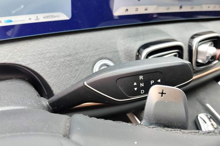 Used Chery Tiggo 9 2023 2.0T Dual-Clutch Two-Wheel Drive Luxury Edition 5 Seats Gear Lever
