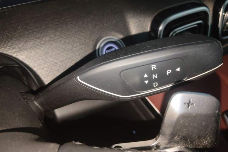 Used Chery Tiggo 9 2023 2.0T Dual-Clutch Two-Wheel Drive Luxury Edition 5 Seats Gear Lever