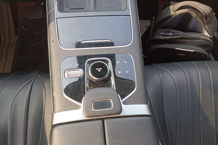 Used Chery Tiggo 9 2023 2.0T Dual-Clutch Two-Wheel Drive Luxury Edition 5 Seats Gear Lever