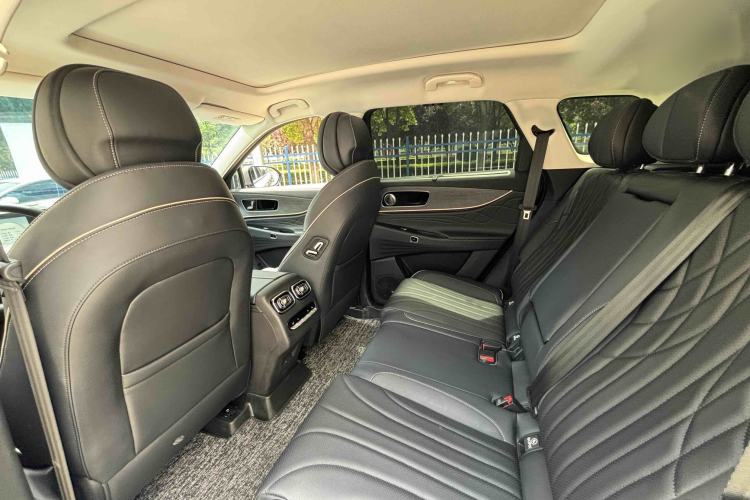 Used Chery Tiggo 9 2023 2.0T Dual-Clutch Two-Wheel Drive Prestige Version 5 Seats Interior 2