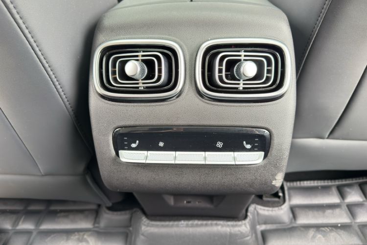 Used Chery Tiggo 9 2023 2.0T Dual-Clutch Two-Wheel Drive Luxury Edition 5 Seats Interior 3