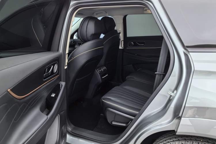 Used Chery Tiggo 9 2023 2.0T Dual-Clutch Two-Wheel Drive Luxury Edition 5 Seats Interior 5