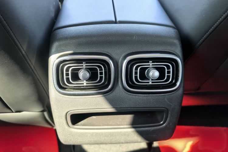 Used Chery Tiggo 9 2023 2.0T Dual-Clutch Two-Wheel Drive Leading Edition 5 Seats Interior 9
