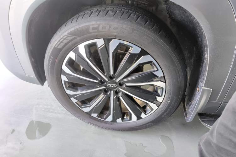Used Chery Tiggo 9 2023 2.0T Dual-Clutch Two-Wheel Drive Luxury Edition 7 Seats Left Front Wheel Hub