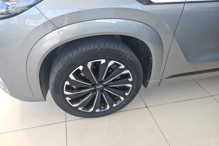 Used Chery Tiggo 9 2023 2.0T Dual-Clutch Two-Wheel Drive Luxury Edition 5 Seats Left Front Wheel Hub