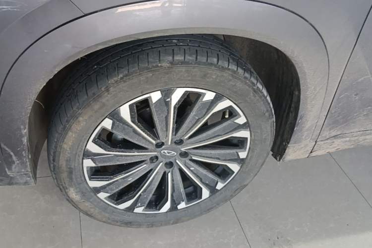 Used Chery Tiggo 9 2023 2.0T Dual-Clutch Two-Wheel Drive Luxury Edition 5 Seats Left Front Wheel Hub