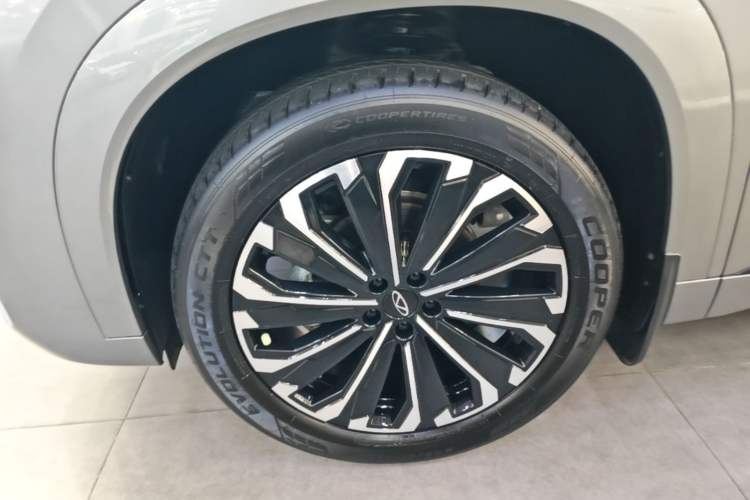 Used Chery Tiggo 9 2023 2.0T Dual-Clutch Two-Wheel Drive Luxury Edition 7 Seats Left Front Wheel Hub