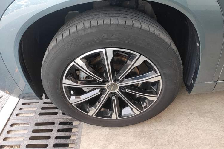 Used Chery Tiggo 9 2023 2.0T Dual-Clutch Two-Wheel Drive Leading Edition 5 Seats Left Front Wheel Hub